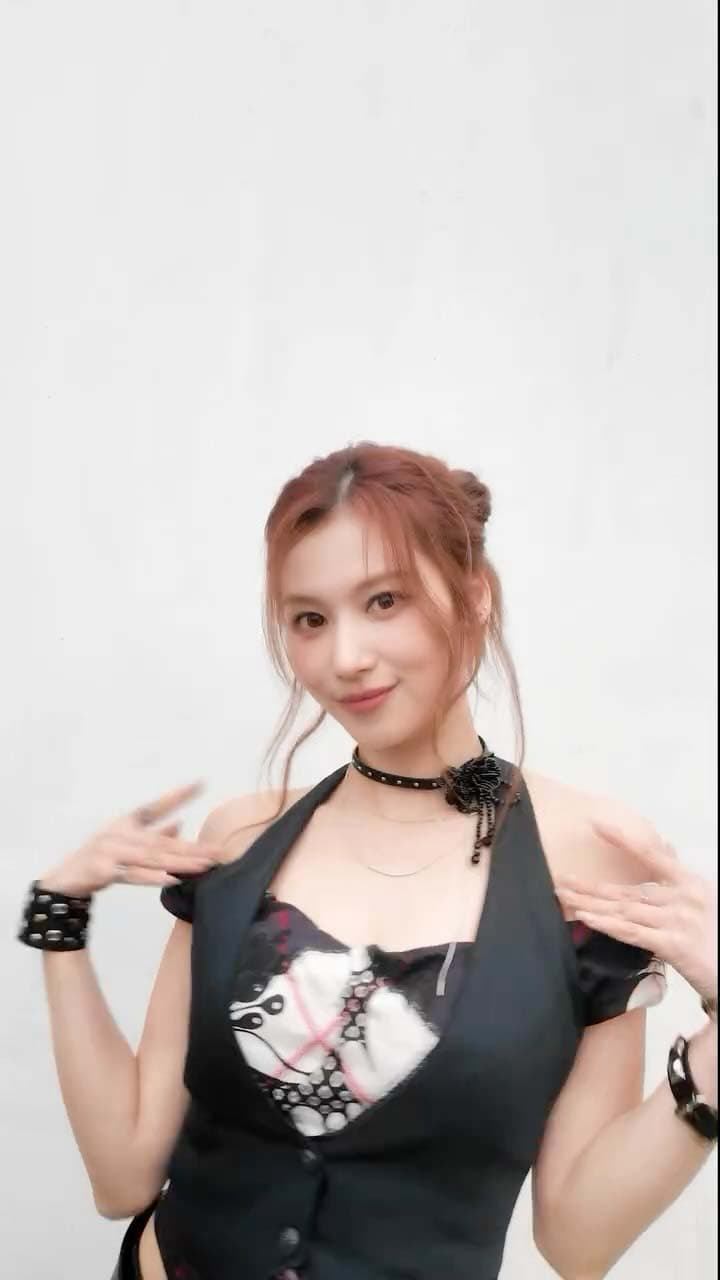 Image of TWICE サナ